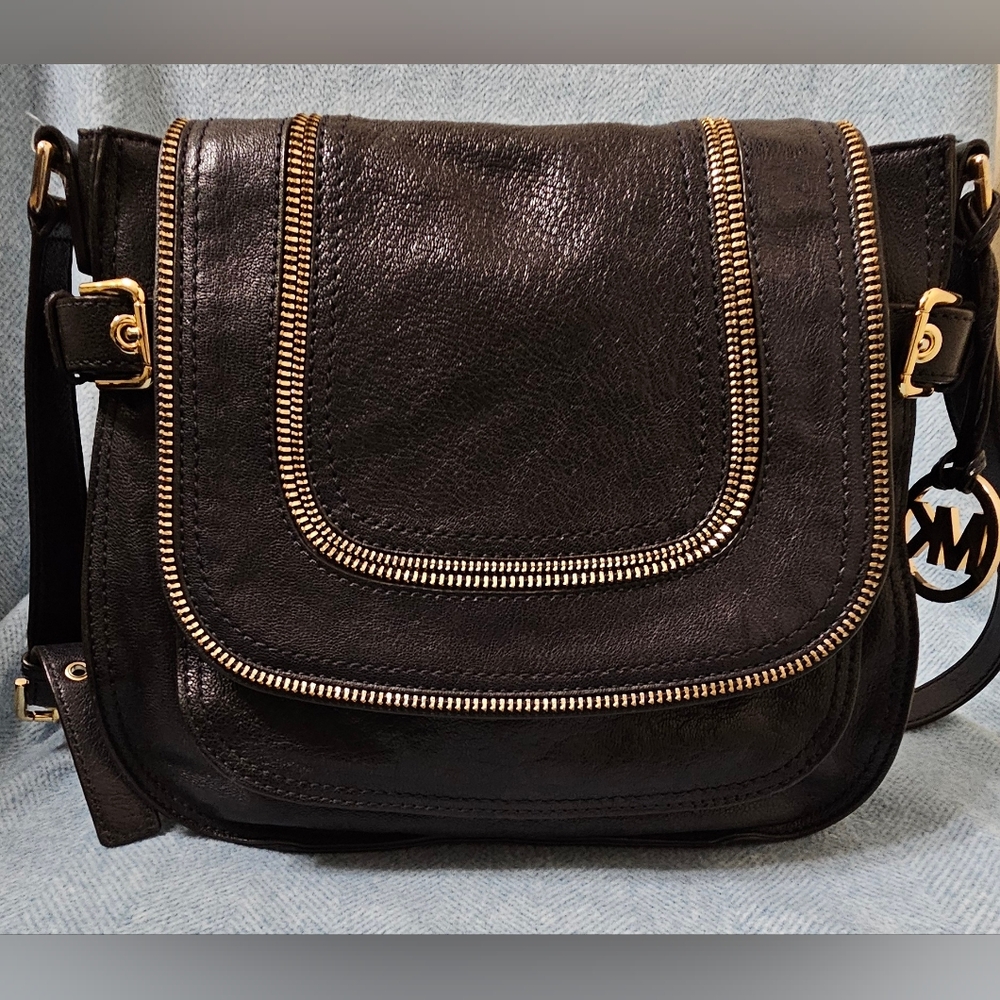 Michael Kors Navy Blue Leather Crossbody purse